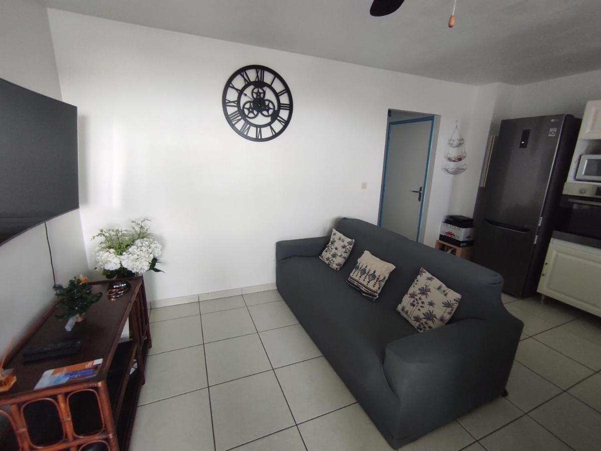 Charmant Appt Proche De Toutes Commodites La Possession Exterior foto