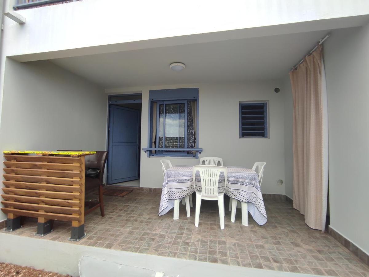 Charmant Appt Proche De Toutes Commodites La Possession Exterior foto